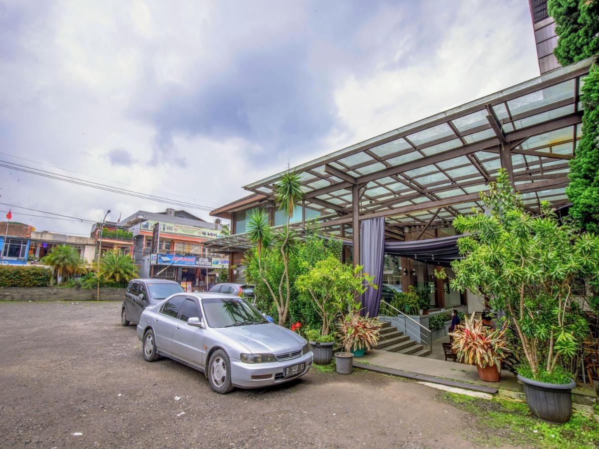 Takashimaya Hotel & Convention Lembang Exterior foto